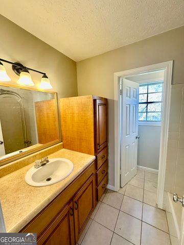 501 Lee Byrd Road, Loganville, GA 30052