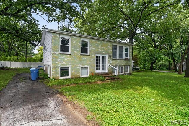 715 Valencia Avenue, St Louis, MO 63138