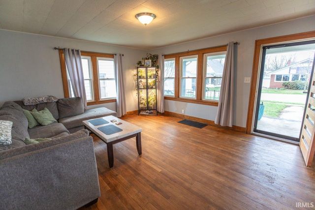 1222 N Center Street, Plymouth, IN 46563