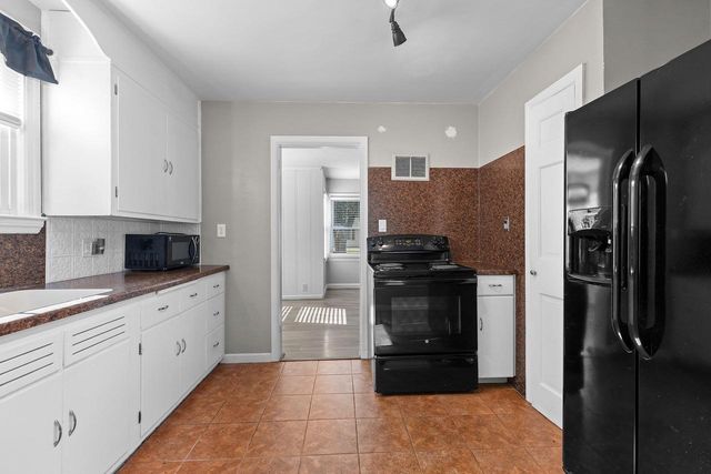 1106 MINAHAN STREET, Green Bay, WI 54303