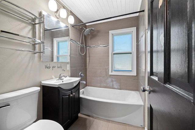1106 MINAHAN STREET, Green Bay, WI 54303
