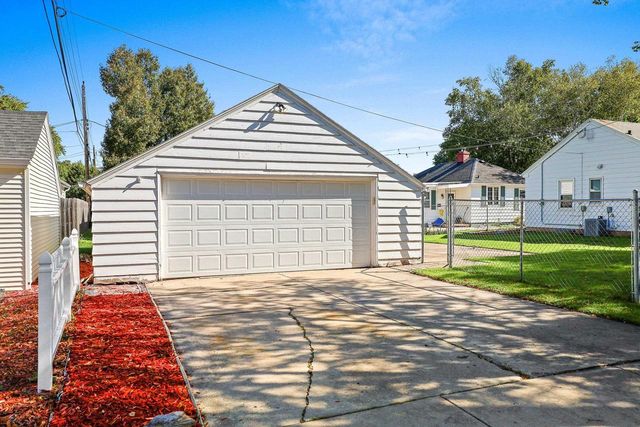 1106 MINAHAN STREET, Green Bay, WI 54303