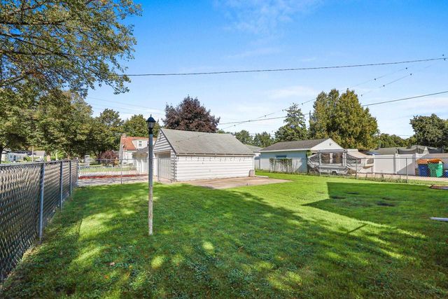 1106 MINAHAN STREET, Green Bay, WI 54303