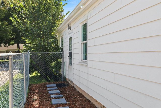 1106 MINAHAN STREET, Green Bay, WI 54303