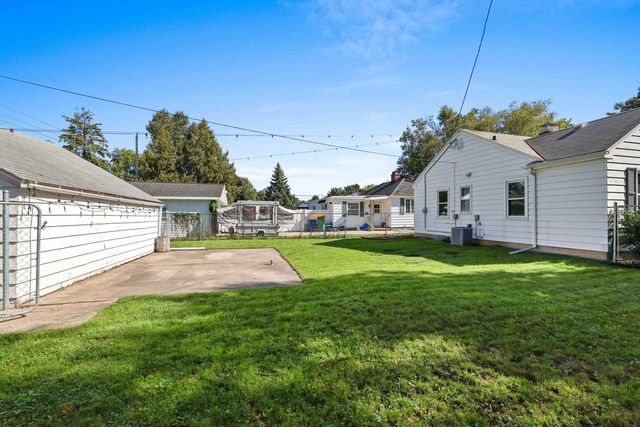 1106 MINAHAN STREET, Green Bay, WI 54303