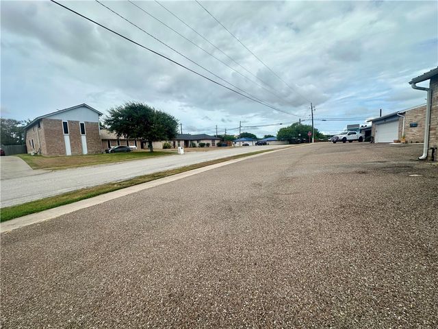 830 Cliff Dr 13, Portland, TX 78374