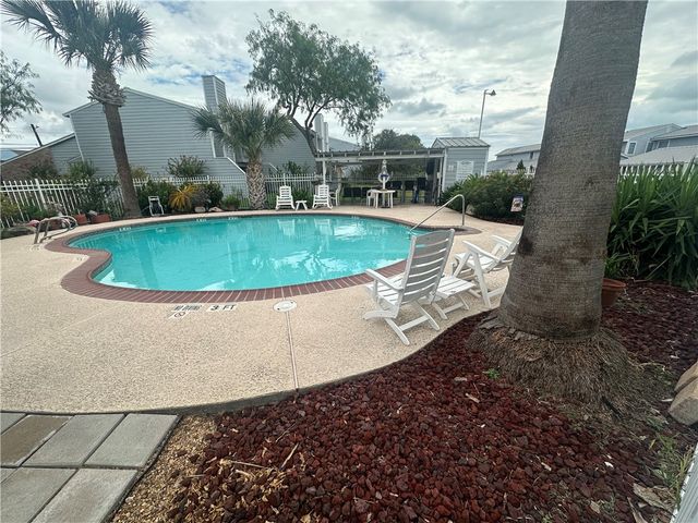 830 Cliff Dr 13, Portland, TX 78374