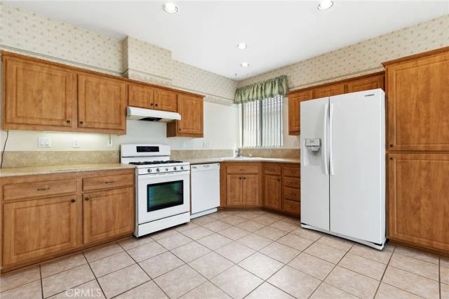 27927 Blaze Lane, Sun City, CA 92585