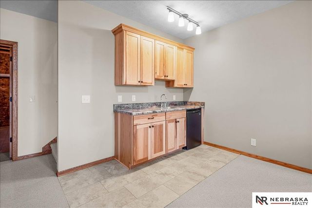 8345 S 65th Street, Lincoln, NE 68516