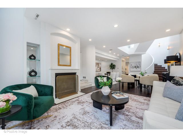 1850 N Maud Avenue, Chicago, IL 60614