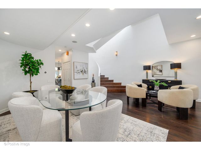 1850 N Maud Avenue, Chicago, IL 60614