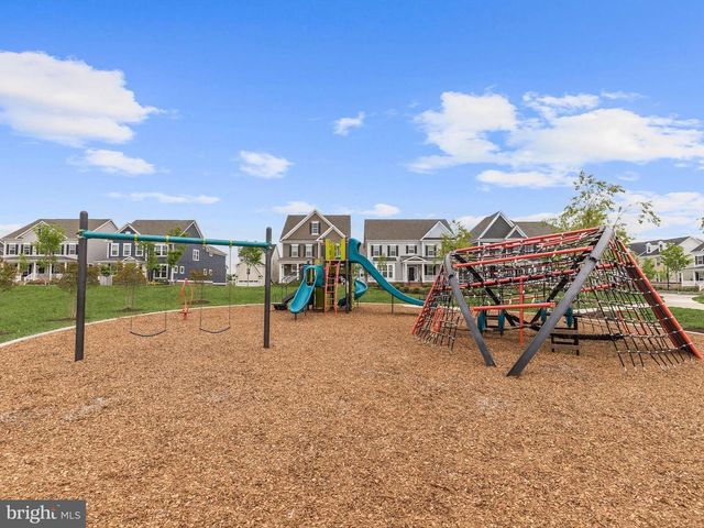 302 BEVINGTON ST, Middle River, MD 21220