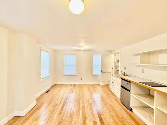 19 Common St 2, Weymouth, MA 02188