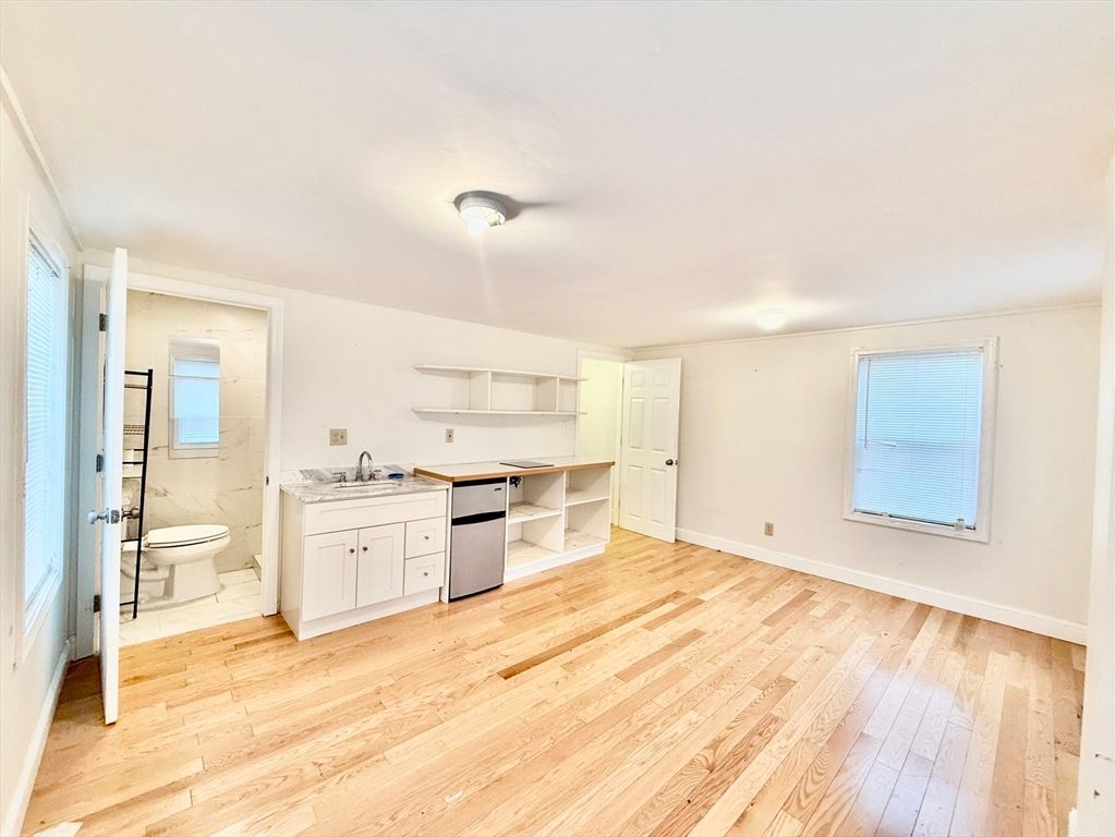 19 Common St 2, Weymouth, MA 02188