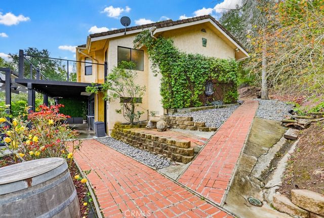 28572 Meadow Mesa Lane, Escondido, CA 92026