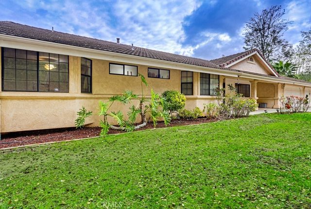 28572 Meadow Mesa Lane, Escondido, CA 92026