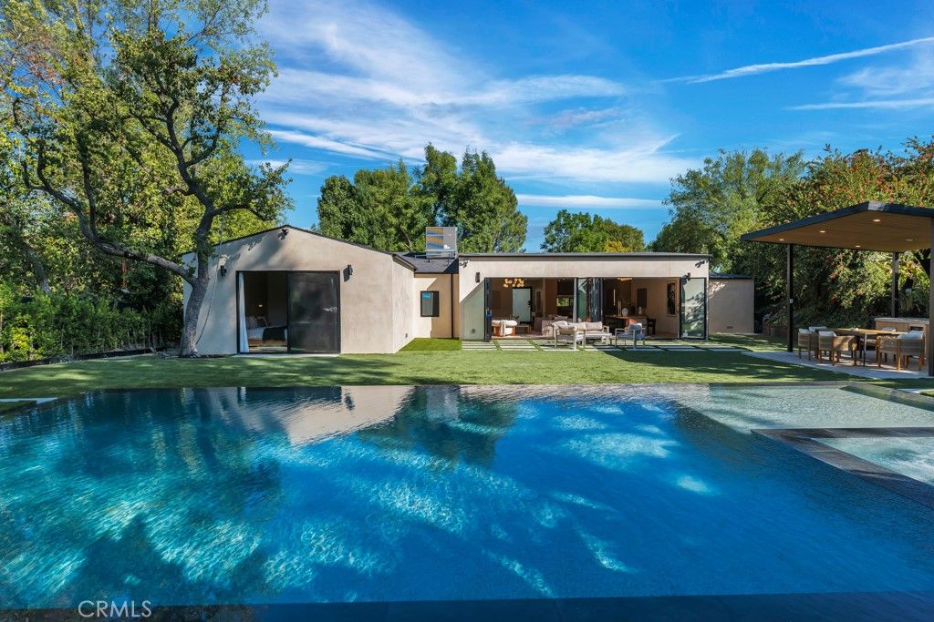 5551 Valerie Avenue, Woodland Hills, CA 91367 — exterior
