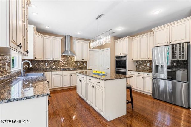 7 Highpoint Road, Holmdel, NJ 07733