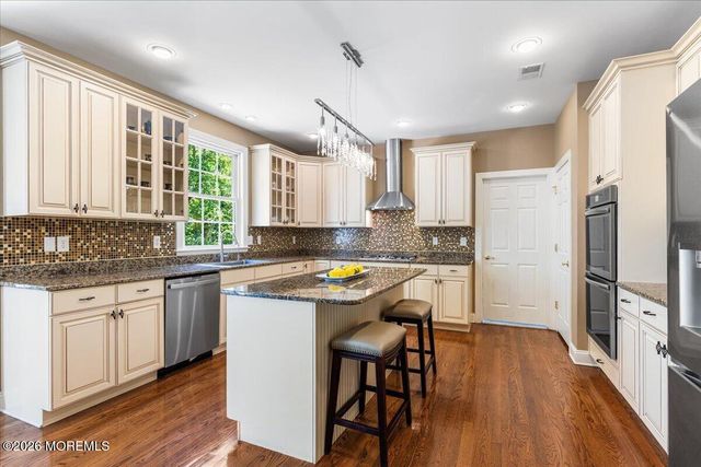 7 Highpoint Road, Holmdel, NJ 07733