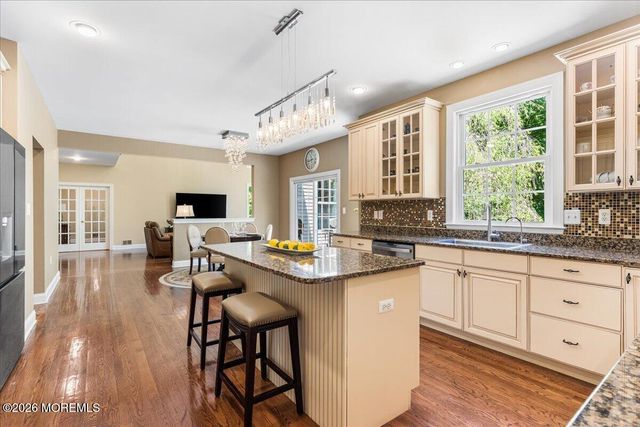7 Highpoint Road, Holmdel, NJ 07733