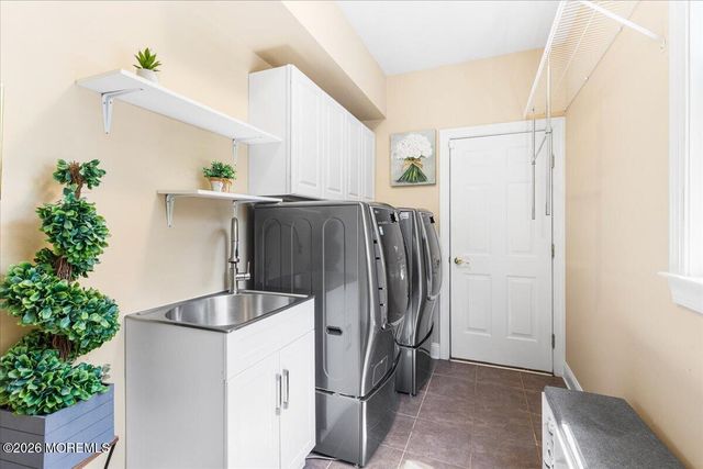 7 Highpoint Road, Holmdel, NJ 07733