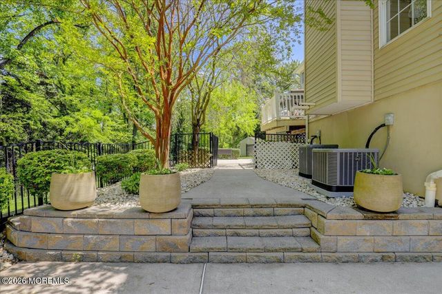 7 Highpoint Road, Holmdel, NJ 07733