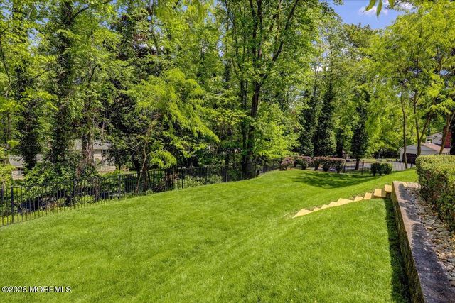 7 Highpoint Road, Holmdel, NJ 07733