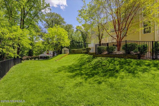 7 Highpoint Road, Holmdel, NJ 07733