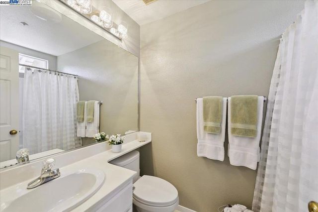 4682 Central Pkwy, Dublin, CA 94568