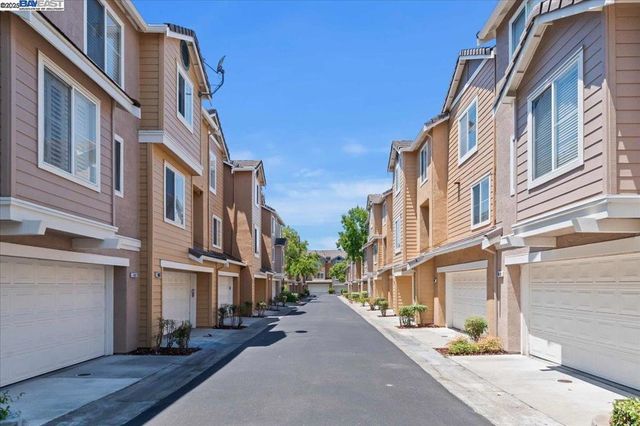 4682 Central Pkwy, Dublin, CA 94568