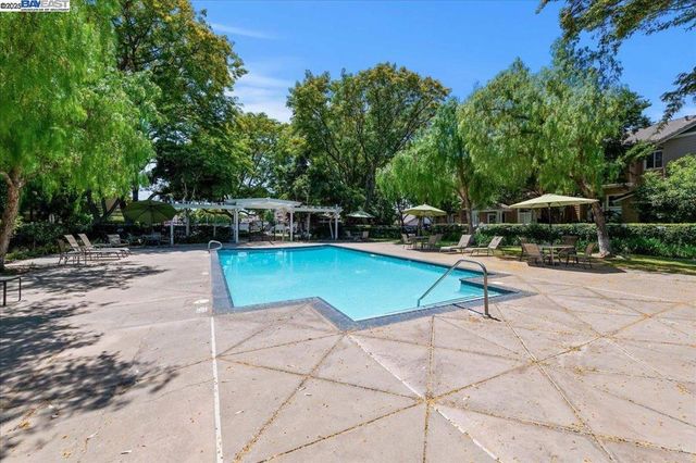 4682 Central Pkwy, Dublin, CA 94568