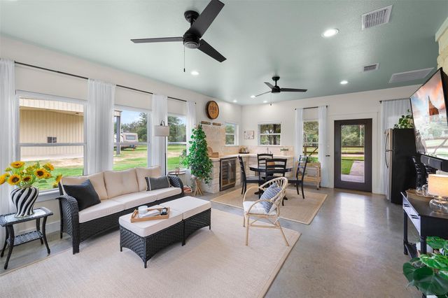 1134 Big Buck Road, Weimar, TX 78962