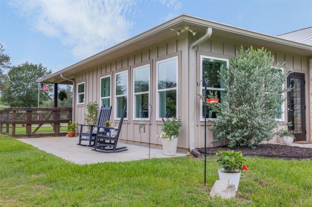 1134 Big Buck Road, Weimar, TX 78962