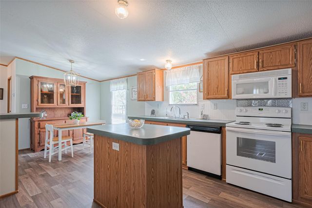 1134 Big Buck Road, Weimar, TX 78962