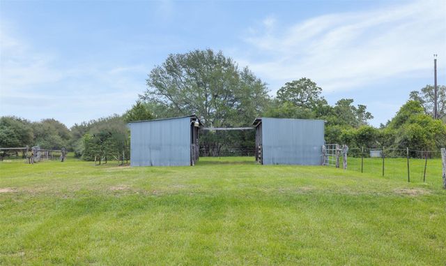1134 Big Buck Road, Weimar, TX 78962