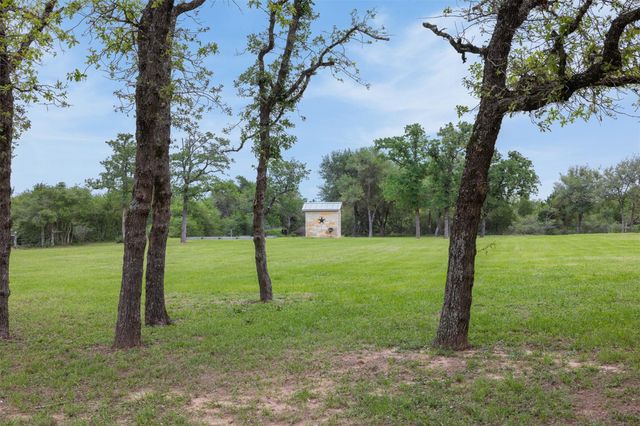 1134 Big Buck Road, Weimar, TX 78962