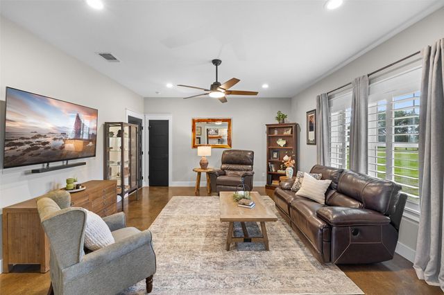 1134 Big Buck Road, Weimar, TX 78962