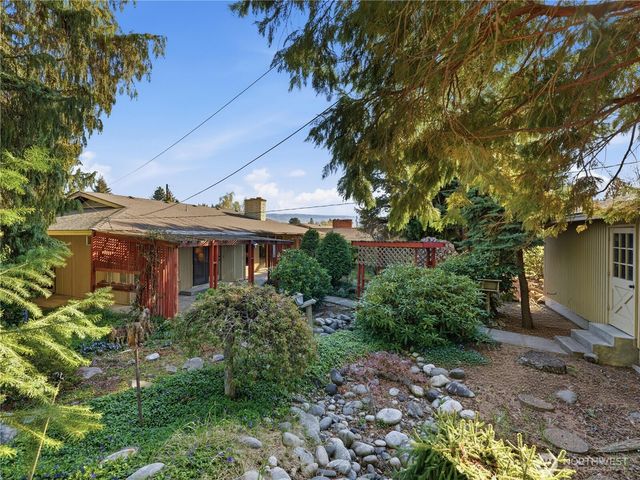 1319 First Street, Wenatchee, WA 98801