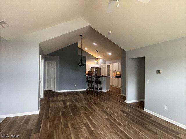 1203 River Glen Drive NE, Warren, OH 44484
