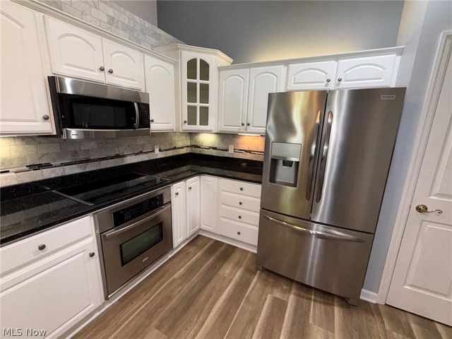1203 River Glen Drive NE, Warren, OH 44484