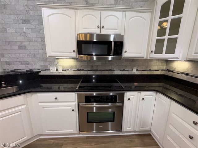 1203 River Glen Drive NE, Warren, OH 44484