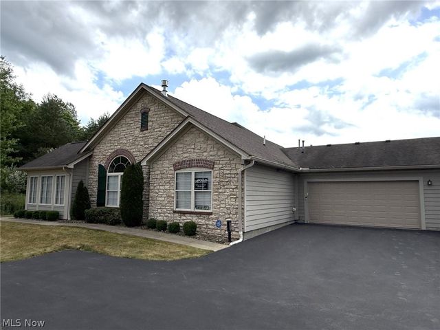 1203 River Glen Drive NE, Warren, OH 44484