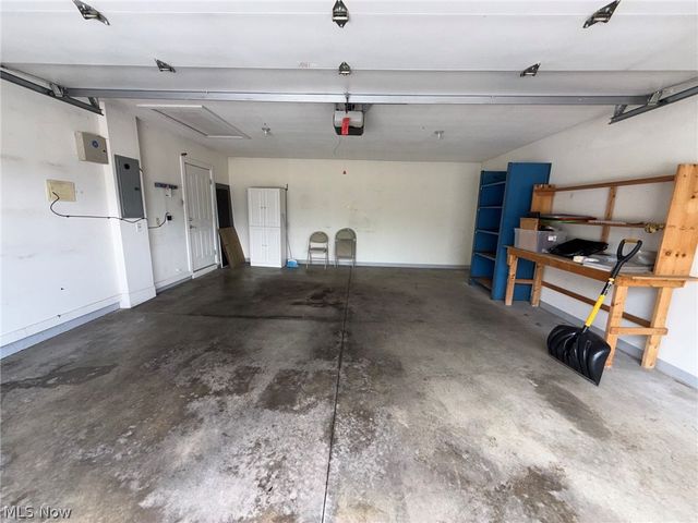 1203 River Glen Drive NE, Warren, OH 44484