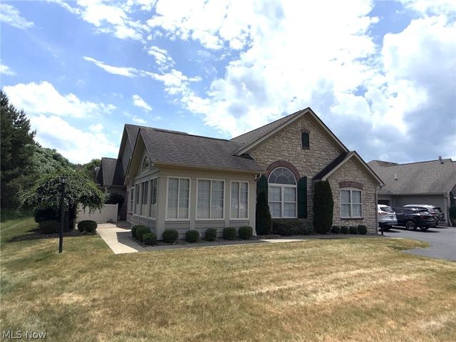 1203 River Glen Drive NE, Warren, OH 44484