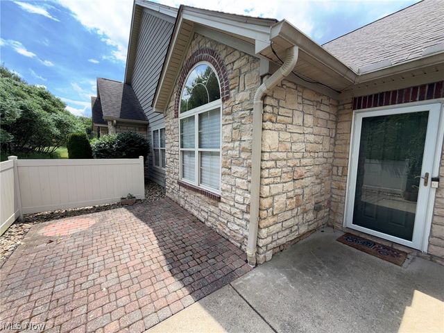 1203 River Glen Drive NE, Warren, OH 44484