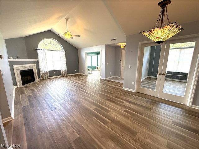 1203 River Glen Drive NE, Warren, OH 44484