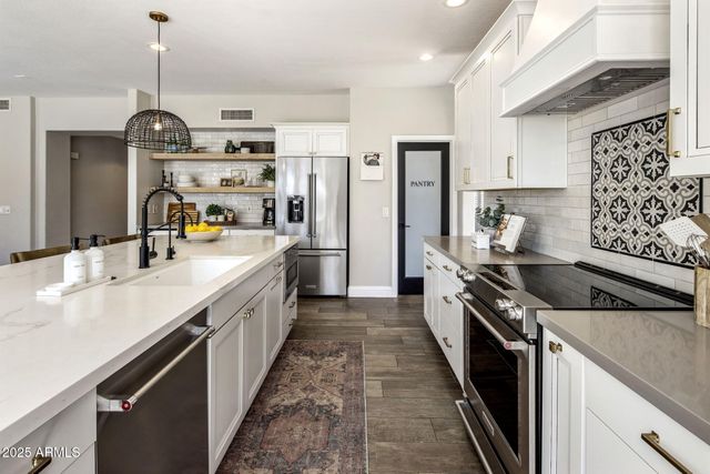 4715 E VIA MONTOYA Drive, Phoenix, AZ 85050