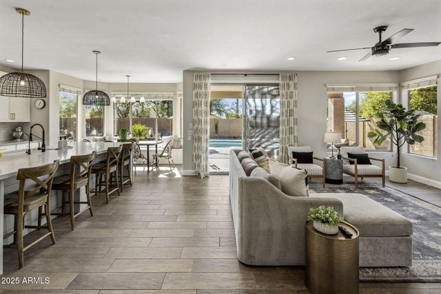 4715 E VIA MONTOYA Drive, Phoenix, AZ 85050