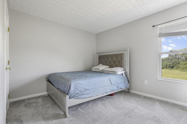 1129 Streamside Drive, Blacklick, OH 43004