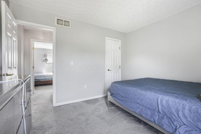 1129 Streamside Drive, Blacklick, OH 43004